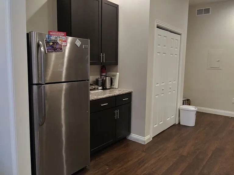 335 S College Ave — Photo 58