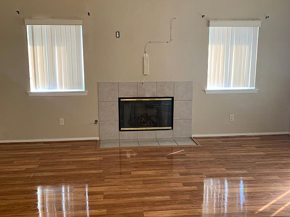5th image of 13405 Lakeside Dr