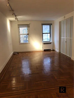 Rented by R New York | media 17