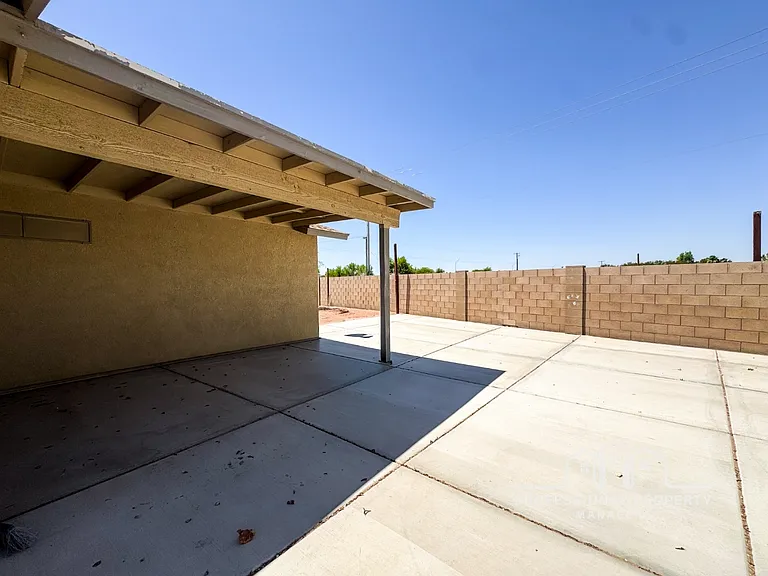 7042 E 36th Pl — Photo 16