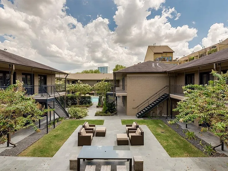 1410 Hyde Park Blvd #101 — Photo 40