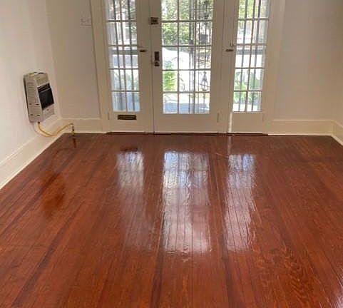 2nd image of 8124 Freret St