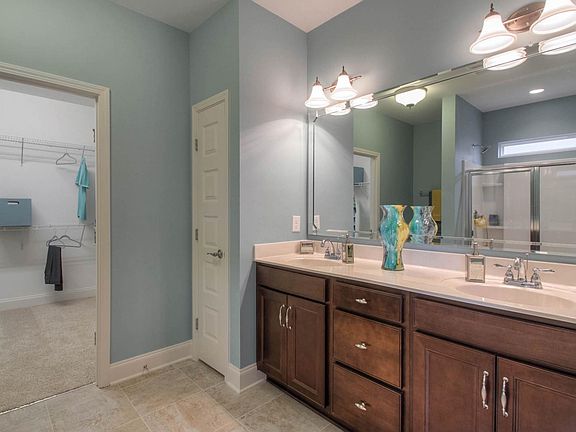 The Addison Owner s Bath and Walk-In Closet This is a model representation, not the actual home