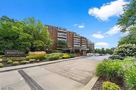 2nd image of 27500 Cedar Rd APT 707