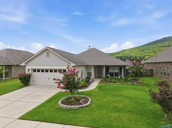 3010 Greenway Cir SE, Owens Cross Roads, AL 35763