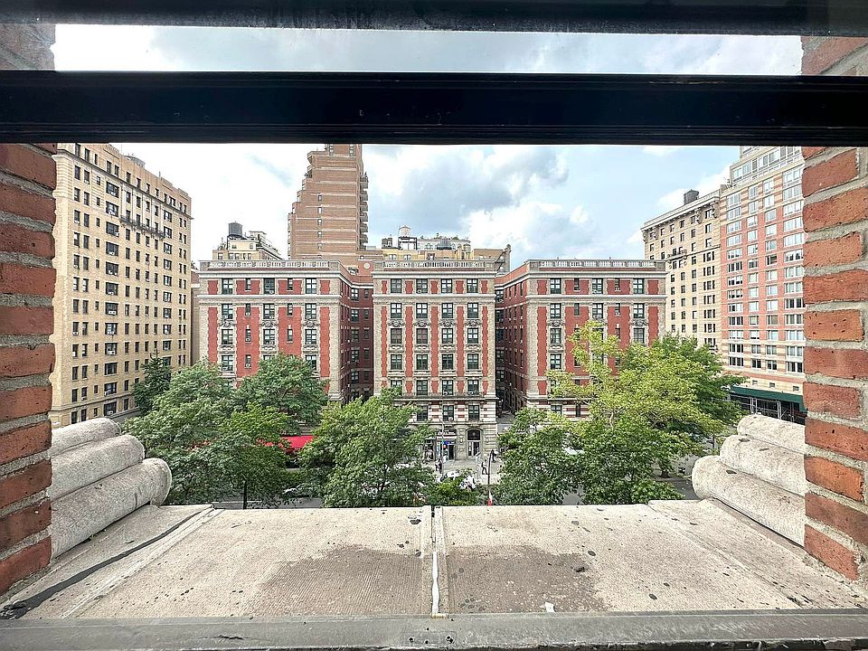 1st image of 2350 Broadway #515
