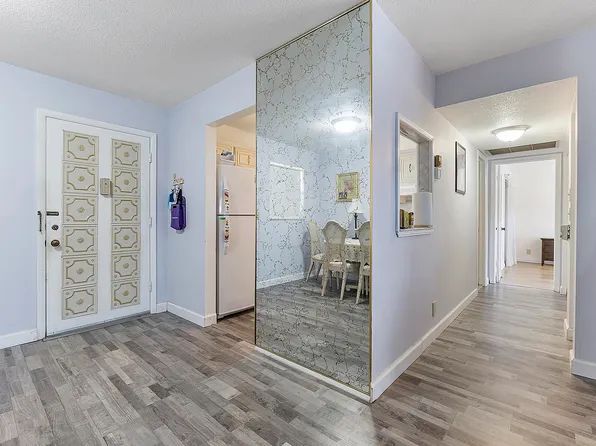 700 Lori Drive #204, Palm Springs, FL 33461
