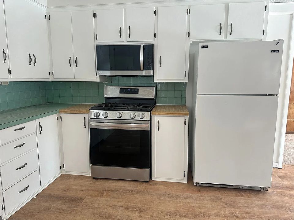 1st image of 100 Valley View St