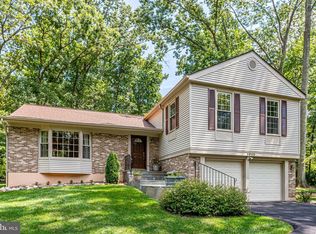 1905 Buckthorn Ln, Reston, VA 20191