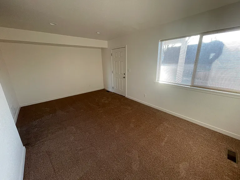 1322 S Coffman St #1 — Photo 8
