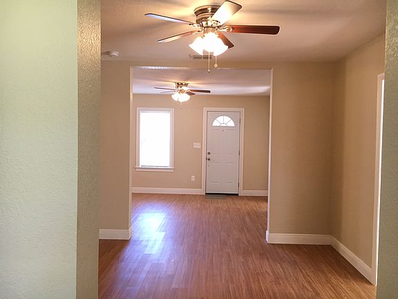 4th image of 1605 S Lincoln Ave