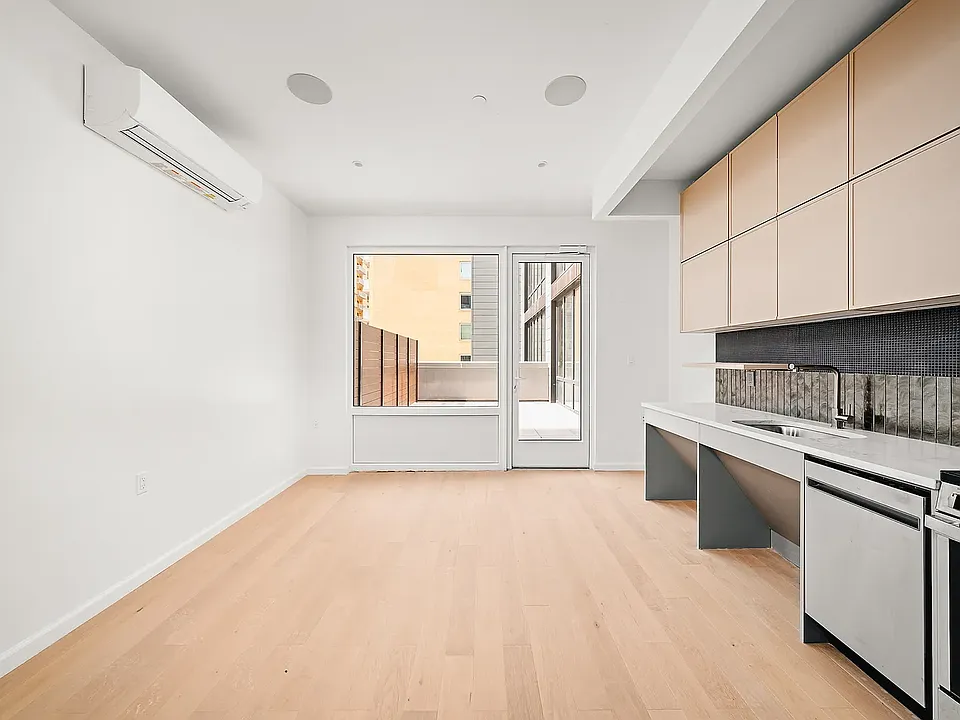 41-15 24th St #422