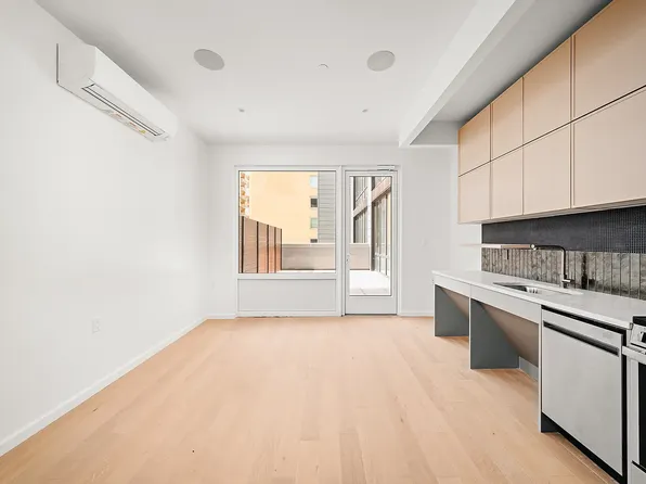 41-15 24th St, Long Island City, NY