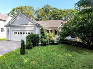 24 Jessica Ln, South Kingstown, RI 02879
