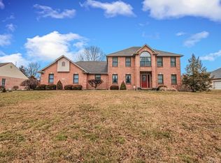 715 Greenleaf Village Dr, Springboro, OH 45066