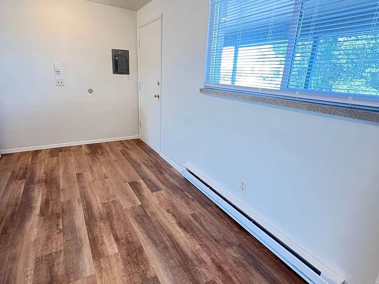 624 E Nelson Rd — Photo 4