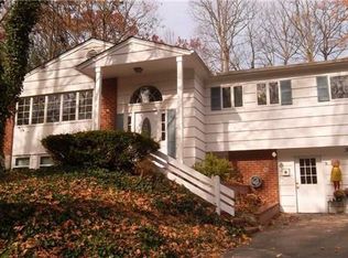 56 Cliftwood Dr, Huntington, NY 11743
