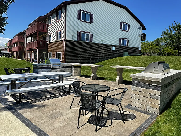 Ridge View Grilling and Picnic Lounge