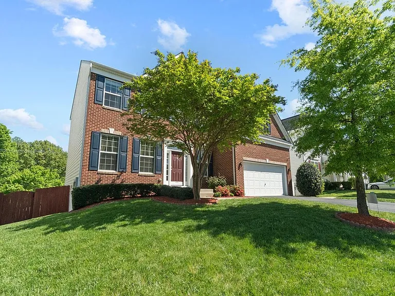 80 Sanctuary Ln — Photo 3