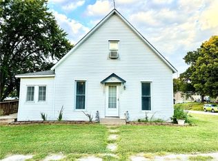 523 W 3rd St, Barnard, MO 64423