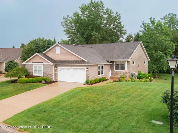 5167 Hawk Hollow Dr E, Bath, MI 48808
