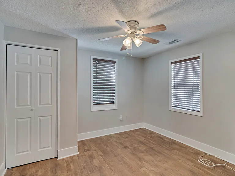 2025 Eppinger St — Photo 15