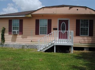 2115 Blueberry Ln, Pasadena, TX 77502