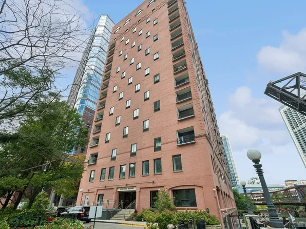 345 N Canal St APT 806, Chicago, IL 60606