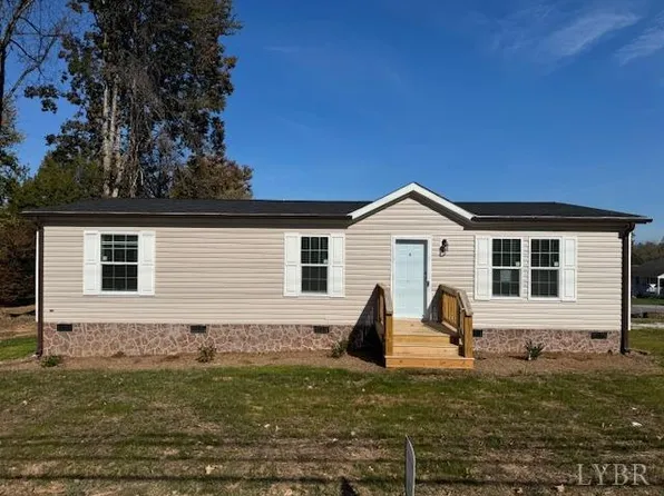 123 Pine St, Appomattox, VA 24522