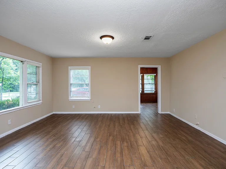 305 Harris Blvd — Photo 9