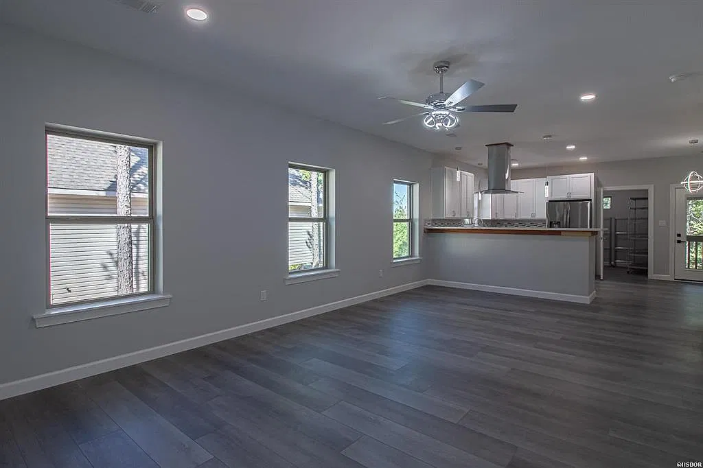 44 Alicante Rd - 1 — Photo 2