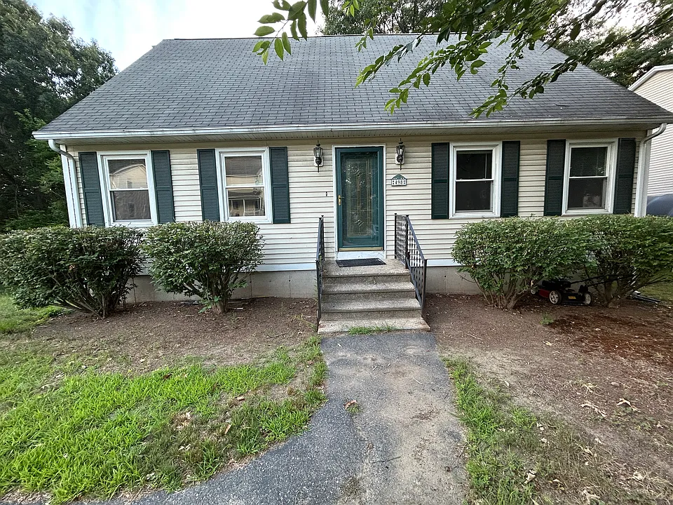 498 Plantation St