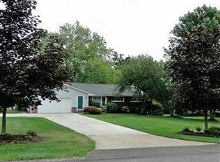 12415 Valley View Dr, Chesterland, OH