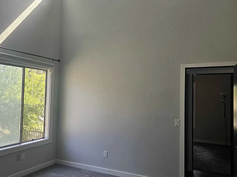 Upper Back Bedroom