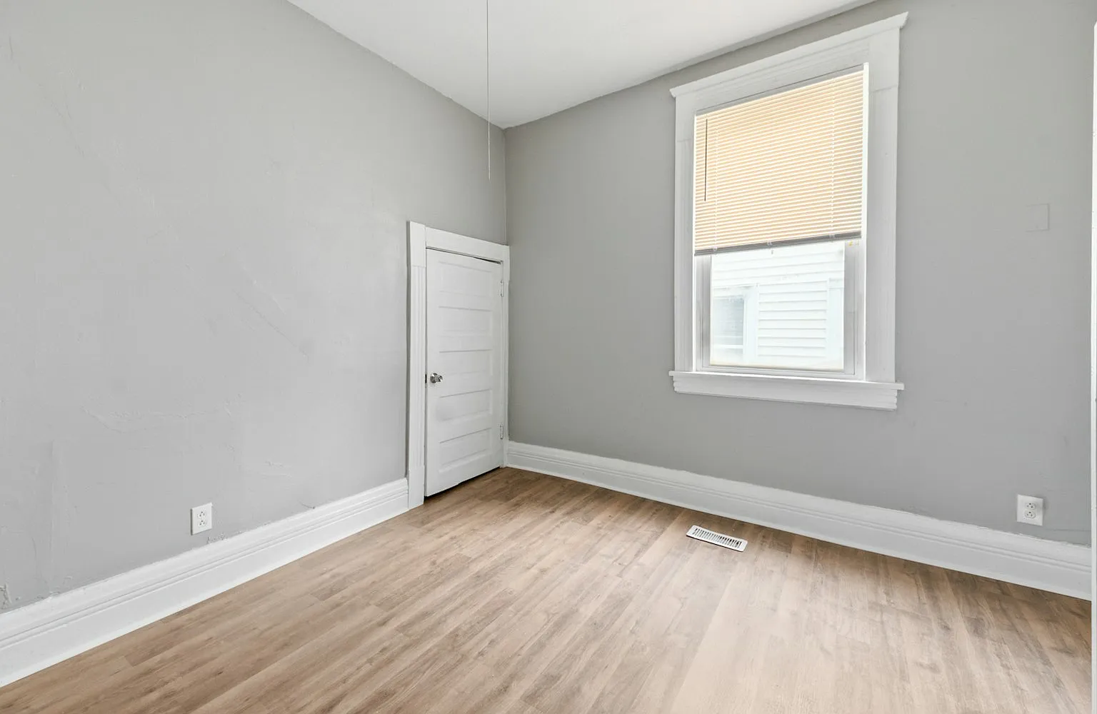 1261 East 99th Street, Unit A — Photo 3