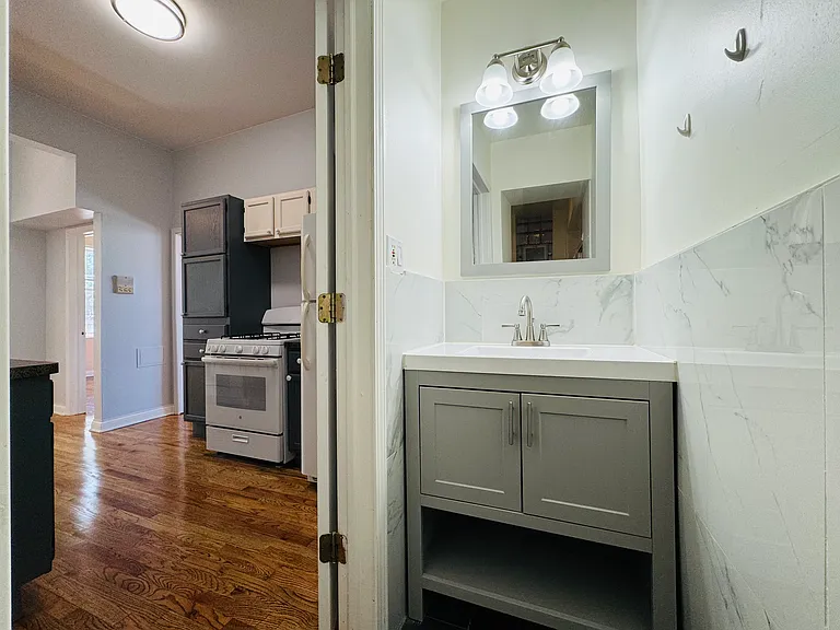 713 S Aberdeen St #2F — Photo 11