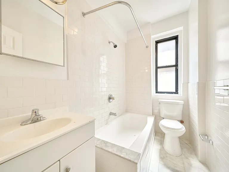 121 Seaman Ave #4C — Photo 10