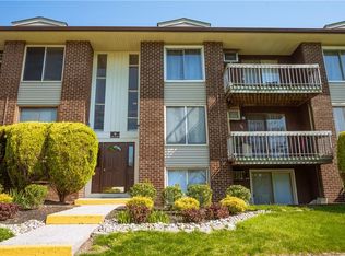 96 Country Club Ln, Pomona, NY 10970