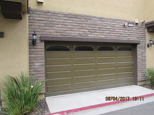 5th image of 1030 N Jackson Ave