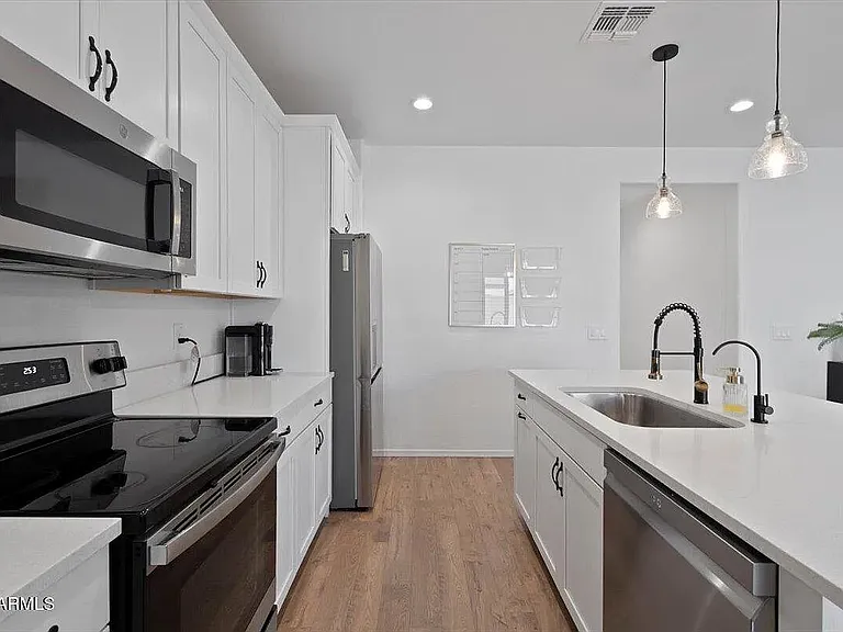 6313 N 68th Dr — Photo 8