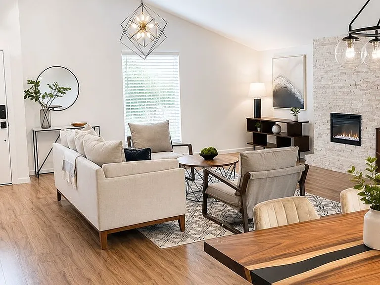 11004 Jordan Ln — Photo 16