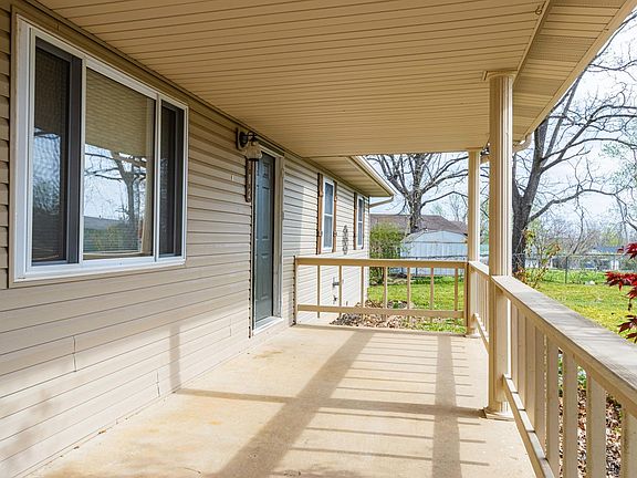 2nd image of 102 W Johnson Dr