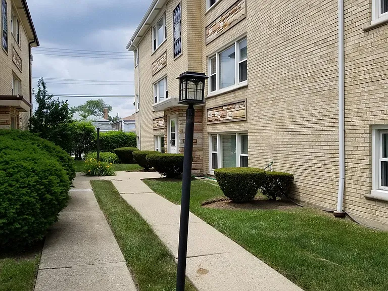7410 N Harlem Ave #1E — Photo 1
