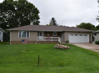 420 Oak St N, Rockwell, IA 50469