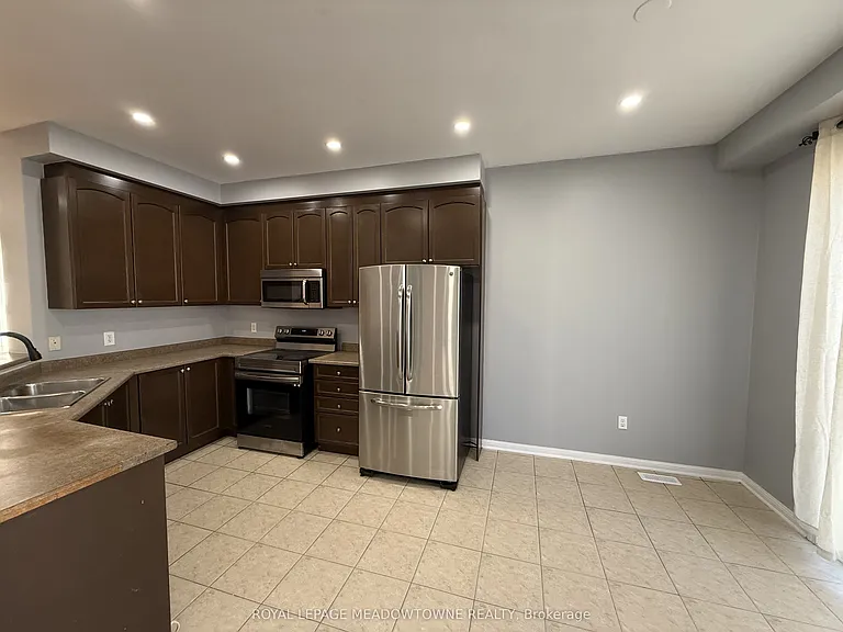 45 Bleasdale Ave — Photo 11