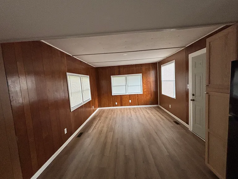 661 Hendricks Rd — Photo 7