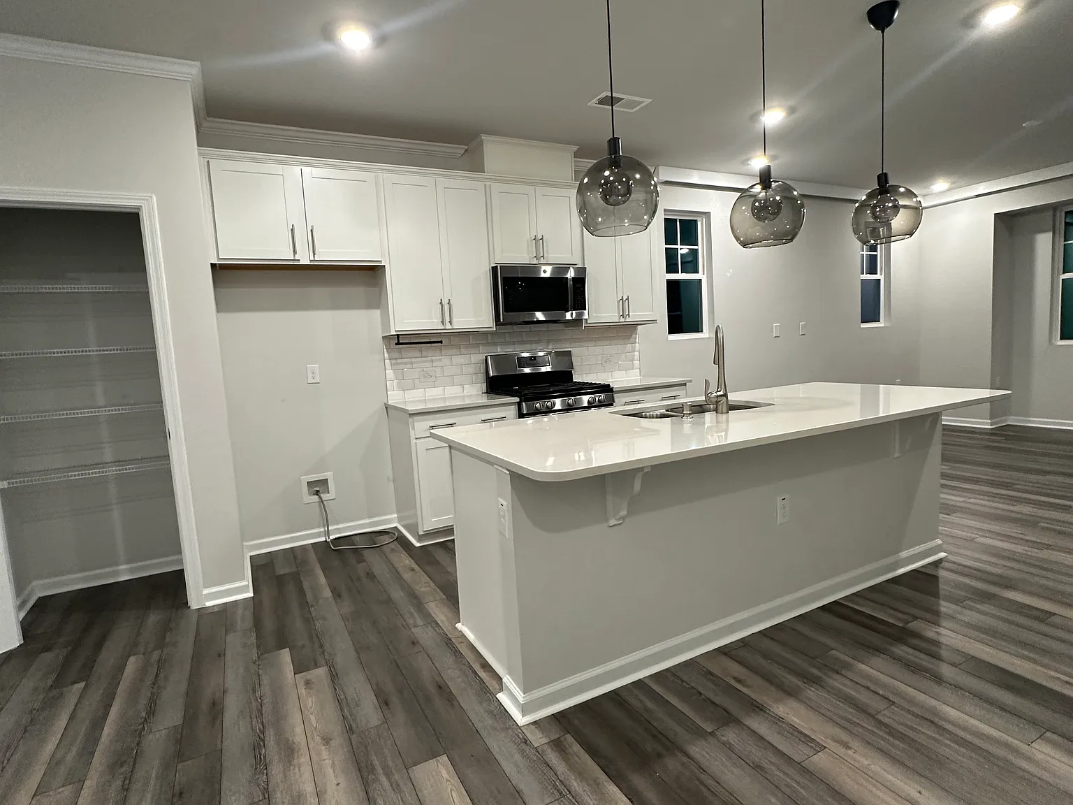 3 bed, 1804 sqft, $1,850 — Photo 2