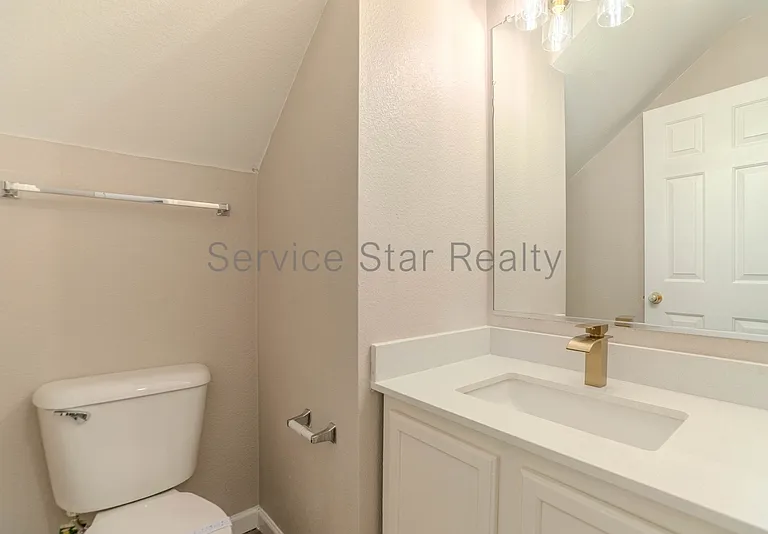 9425 W Wilshire Ave — Photo 12