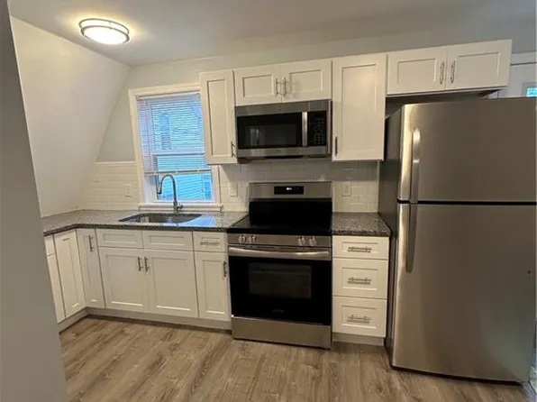 158 Roger Williams Ave Unit 2, Rumford, RI 02916