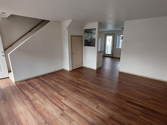 4th image of 160 N 7th St